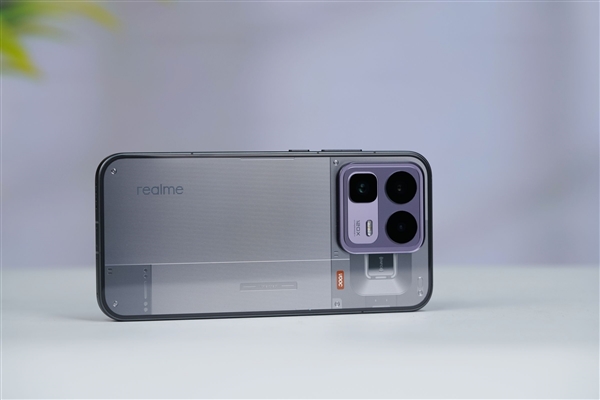 透明RGB光环 辨识度拉满！真我Neo8图赏