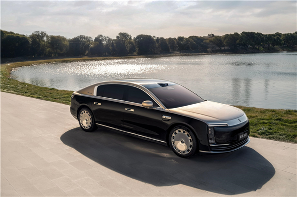 尊界S800废案专利曝光 和现款对比你站哪个