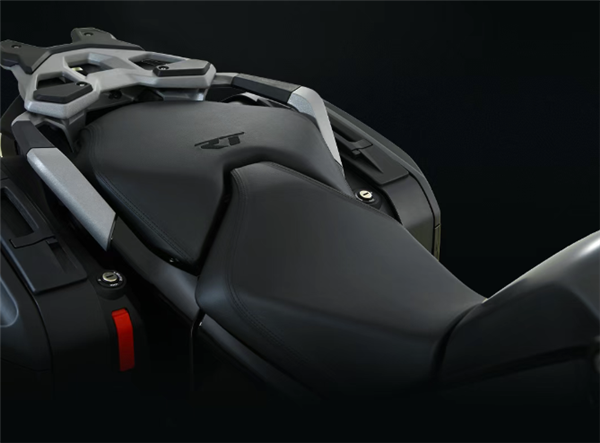 史上最强拳击手发动机 宝马全新R 1300 RT公升摩托上市:31.99万