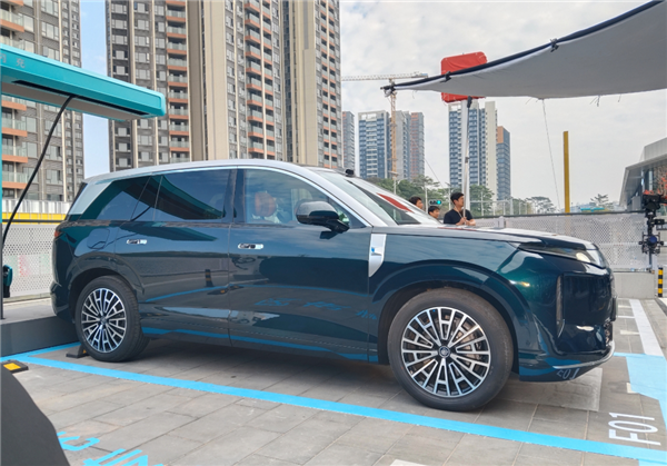 比亚迪大唐无伪实车曝光：车长超5米 零百加速4.9秒