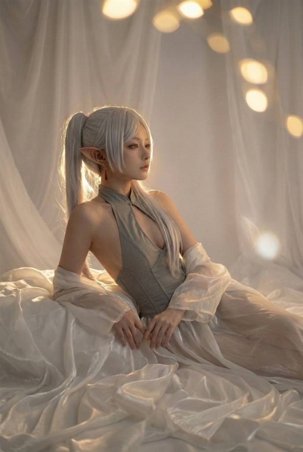 大神用AI制作《芙莉莲》Cos图:媲美真人