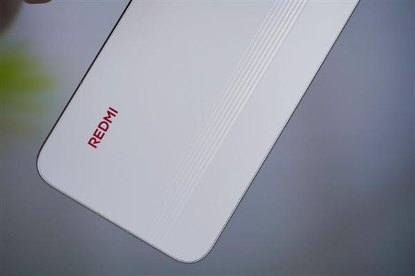 9000mAh小米史上最大电池！REDMI Turbo 5 Max图赏