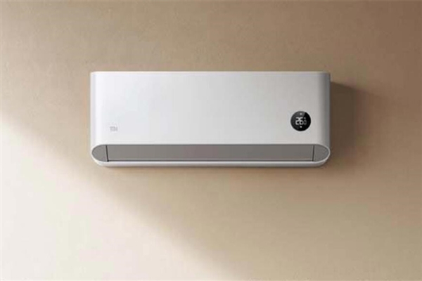 小米高管体验小米实验室:-35℃极寒环境下吹泡成冰