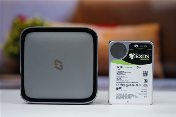 终于告别SMR叠瓦盘！希捷银河Exos 32TB硬盘图赏