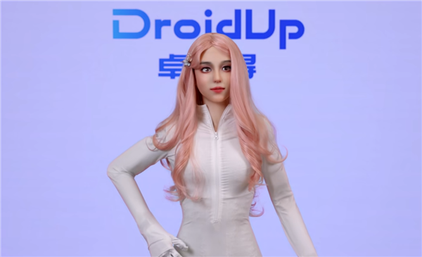 “硅基少女”现身上海 全球首款完全仿生具身智能机器人Moya发布