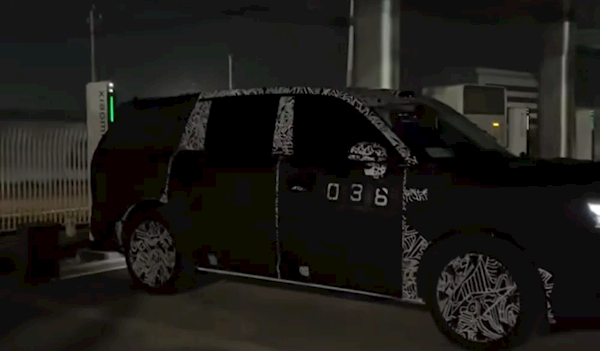 YU9来了!小米大型增程SUV实车首次官曝 胡峥楠晒图:帮大家好好试一下都在等着的车