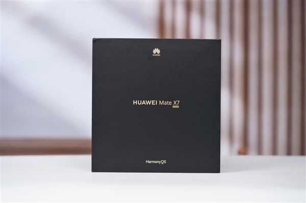 双折叠巅峰之作！华为Mate X7典藏版图赏